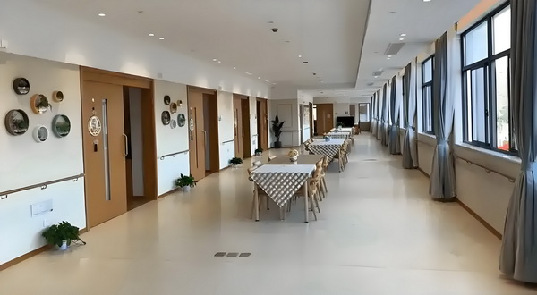 硕士往届深圳市落户流程_冯骥荐电影南京照相馆：没有抒情只有血的事实 恶劣为学校的行这么